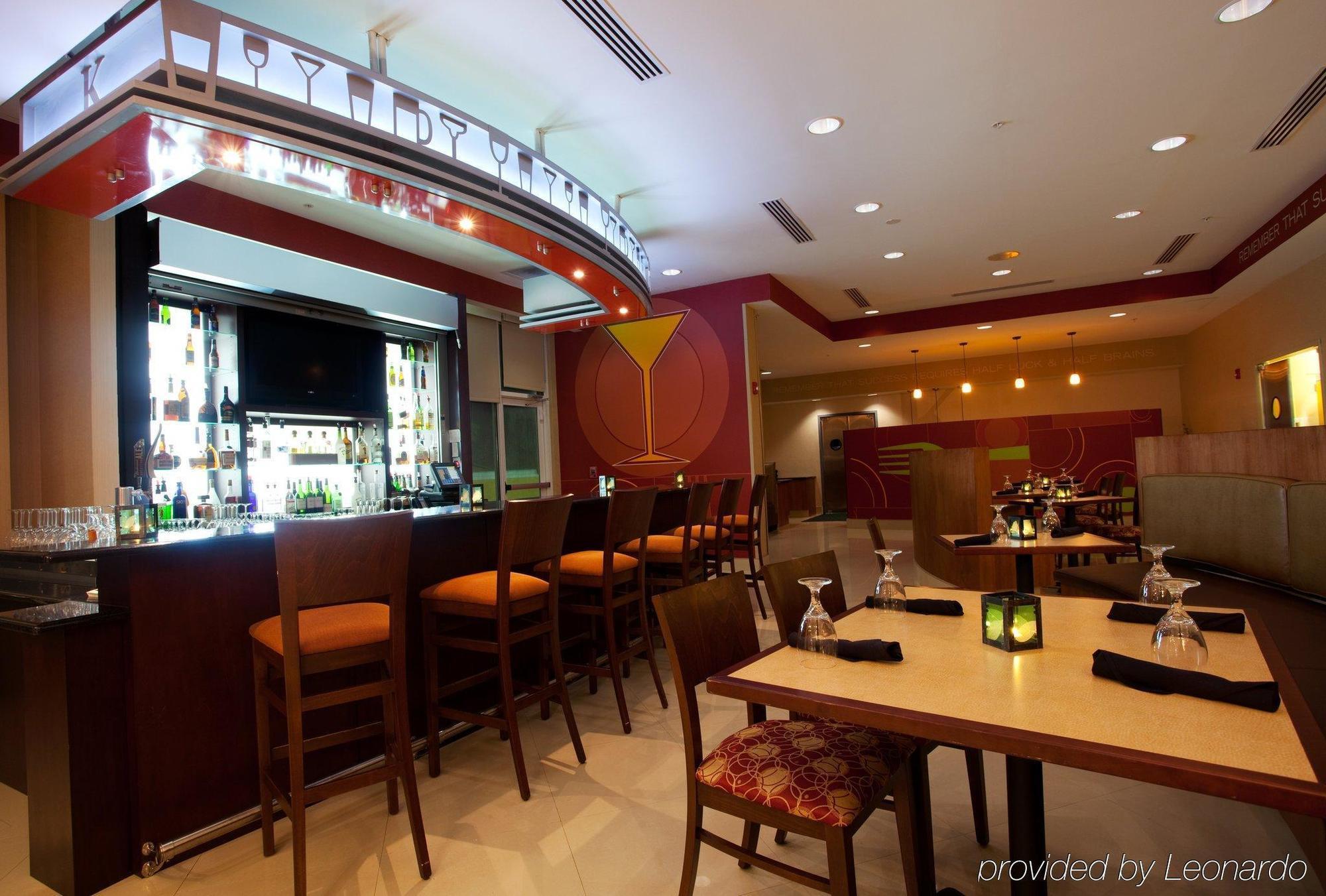 ฮอลิเดย์ อินน์ แจ็กสันวิลล์ อีสต์ 295 เบย์เมดโดวส์ ร้านอาหาร รูปภาพ